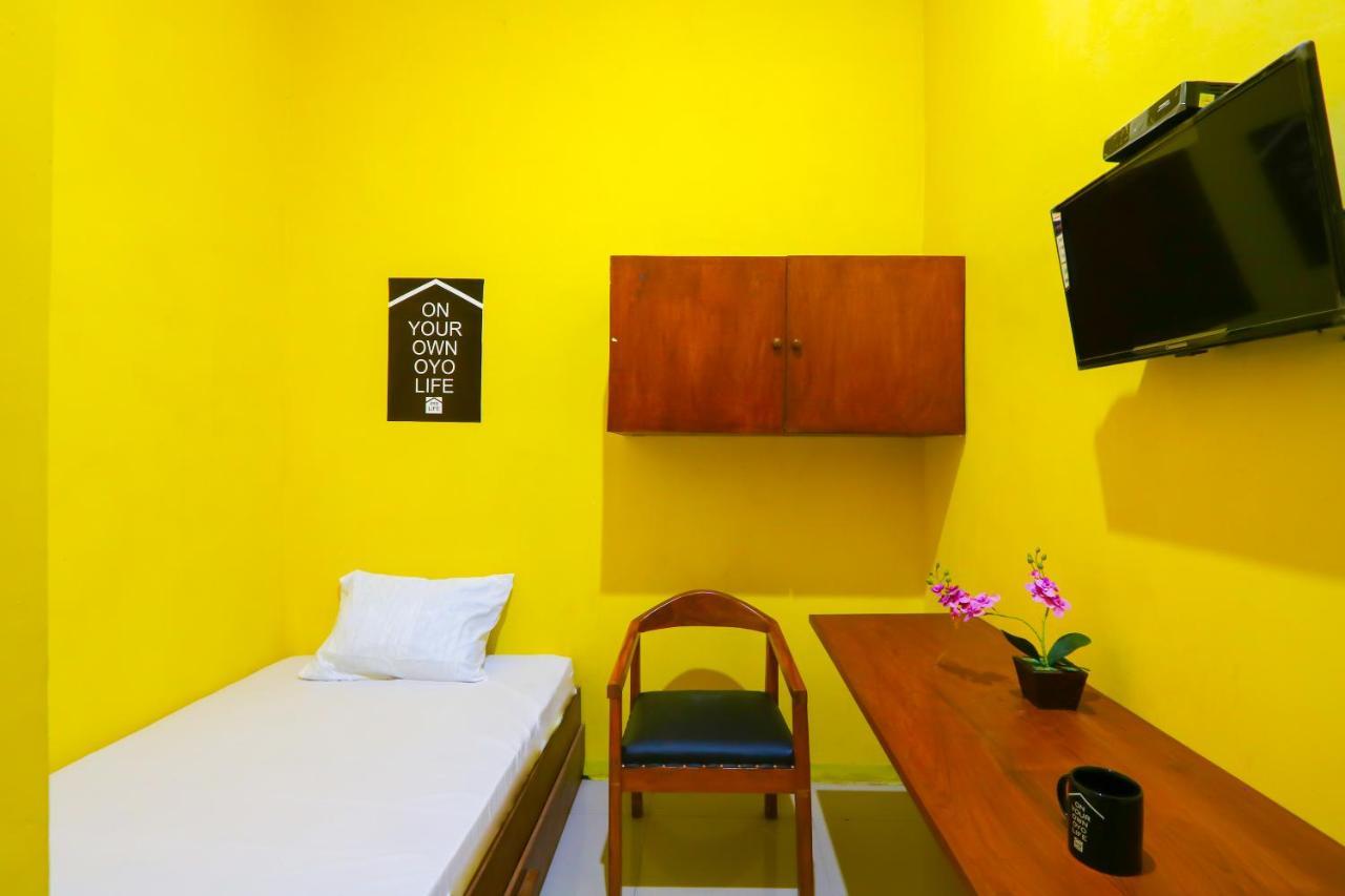 Oyo Life 3064 Mahameru Kost Putra Jembel Exteriér fotografie