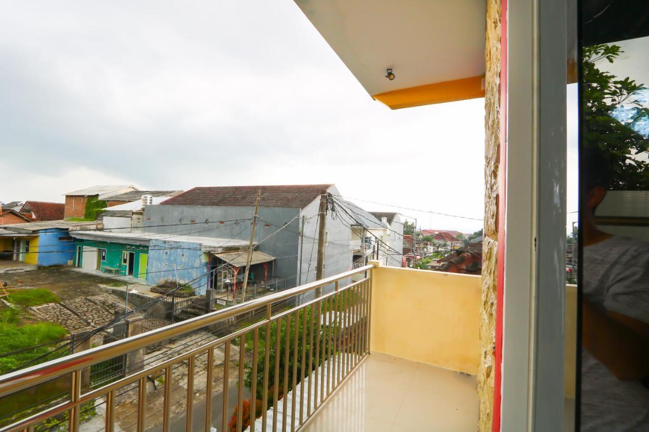 Oyo Life 3064 Mahameru Kost Putra Jembel Exteriér fotografie